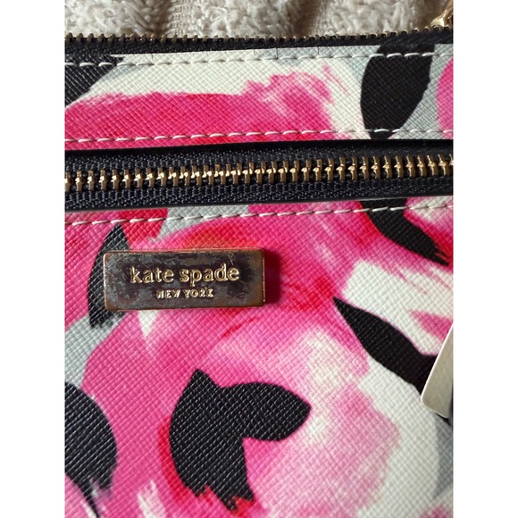 Kate Spade Black Leather Phone Crossbody and Pink Floral Wristlet Bundle - Picture 3 of 8